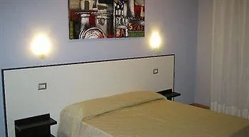 Hotel Faenza Milán Itálie