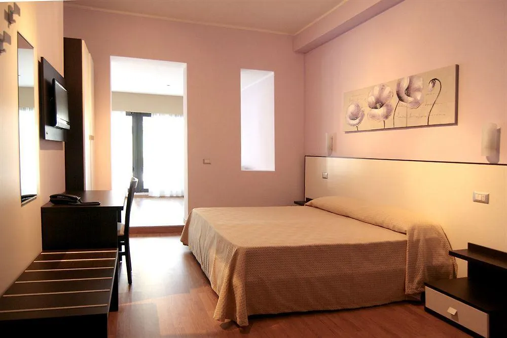 Hotel Faenza Milán