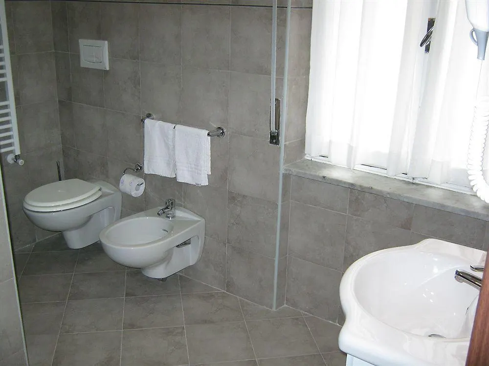 Hotel Faenza Milán