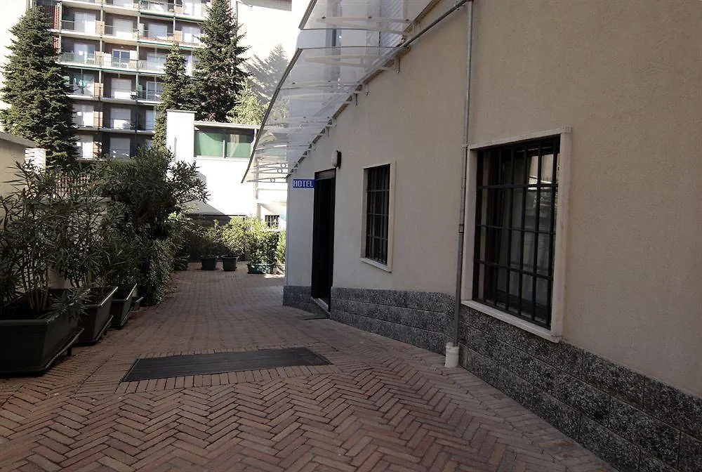 Hotel Faenza Milão